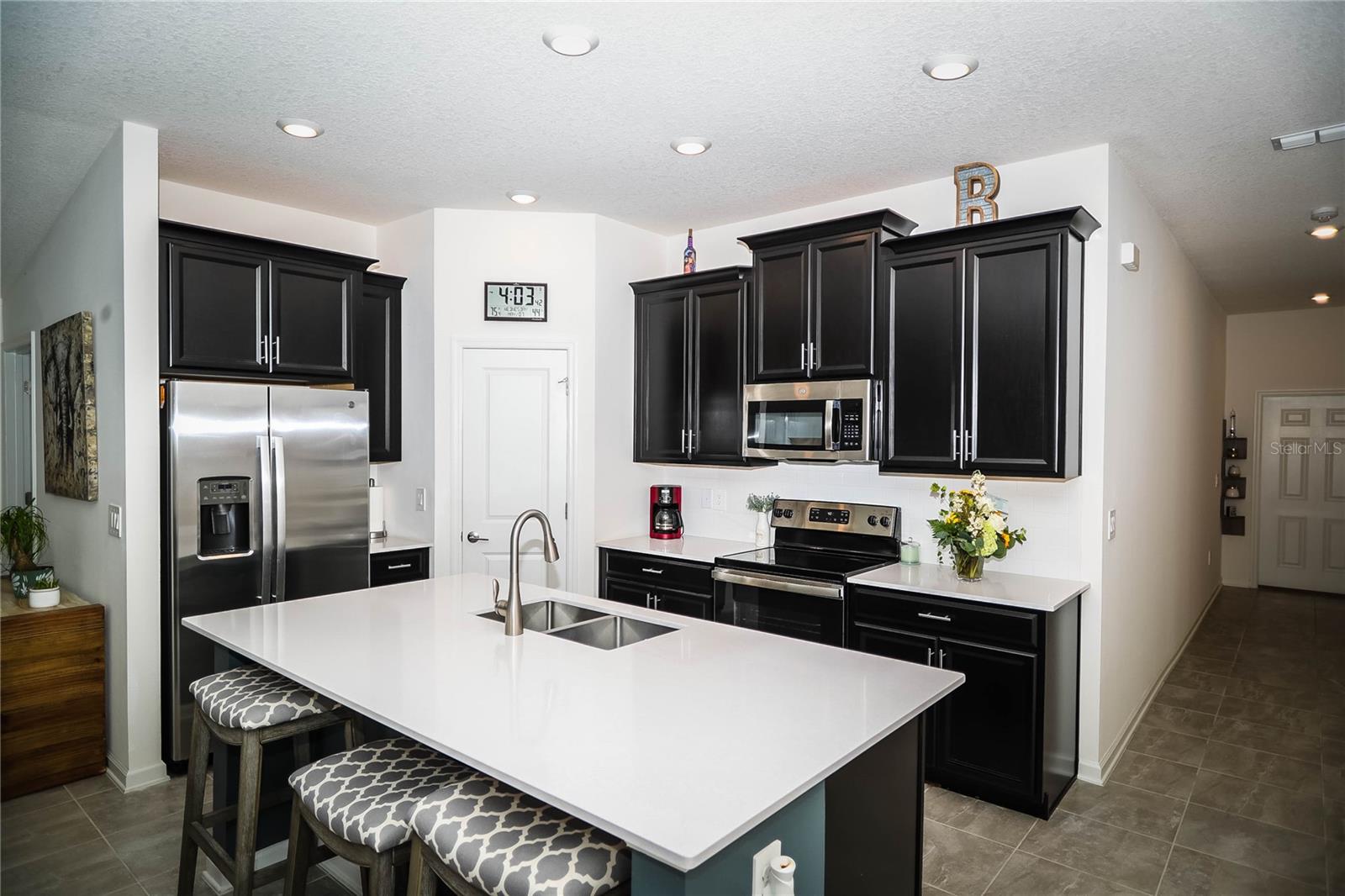 Image 3 of 37 For 818 Kapi Drive