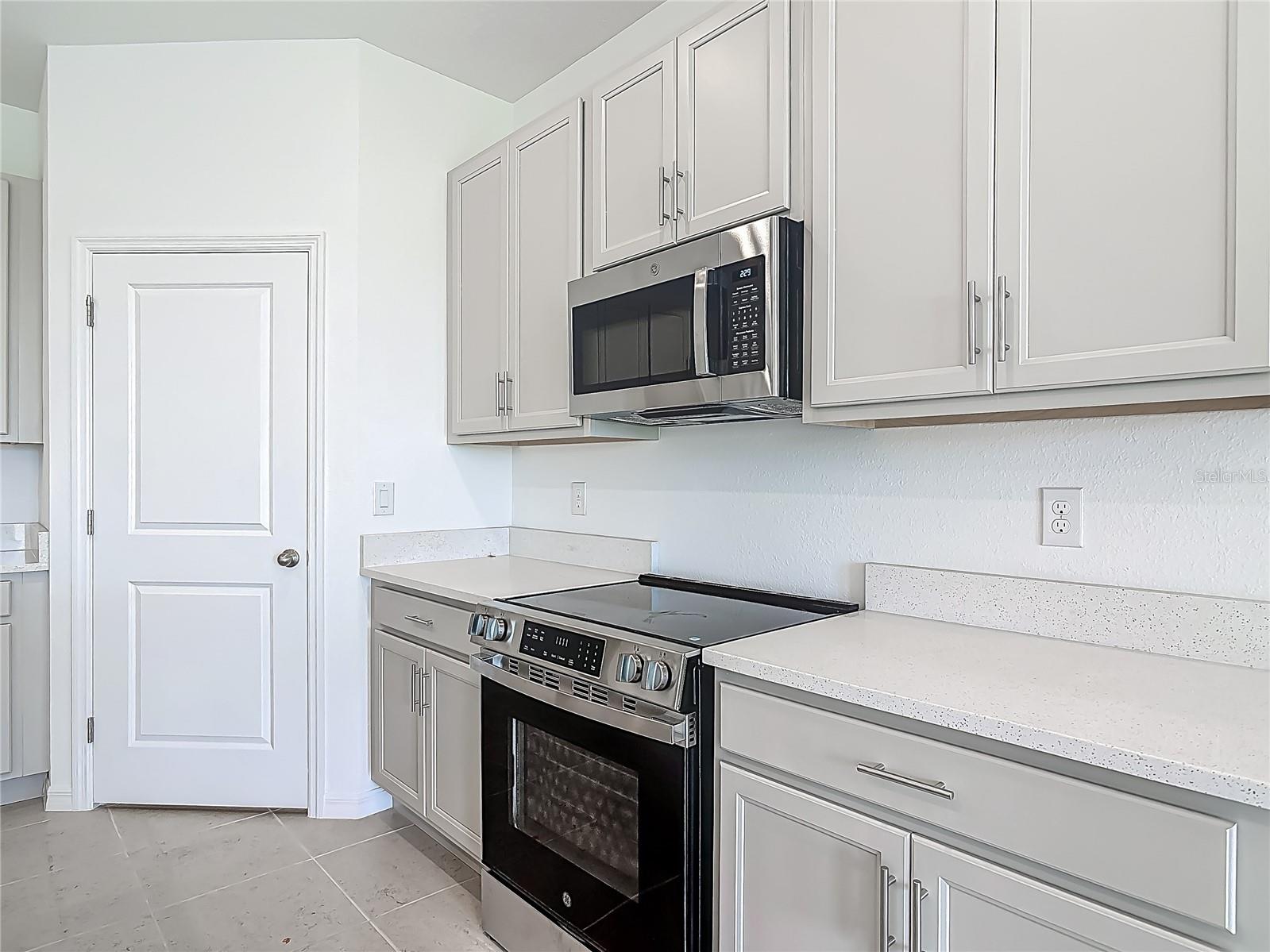 Image 17 of 71 For 1619 Hill Park Drive
