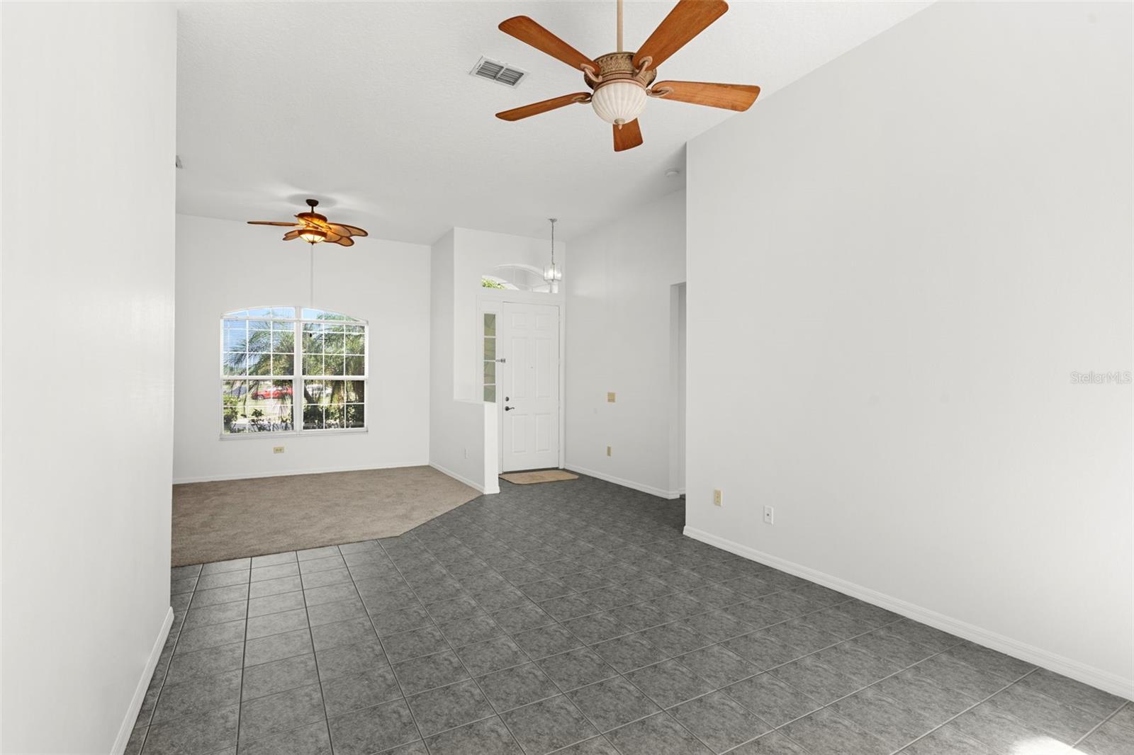 Listing photo id 9 for 4520 Barrister Drive