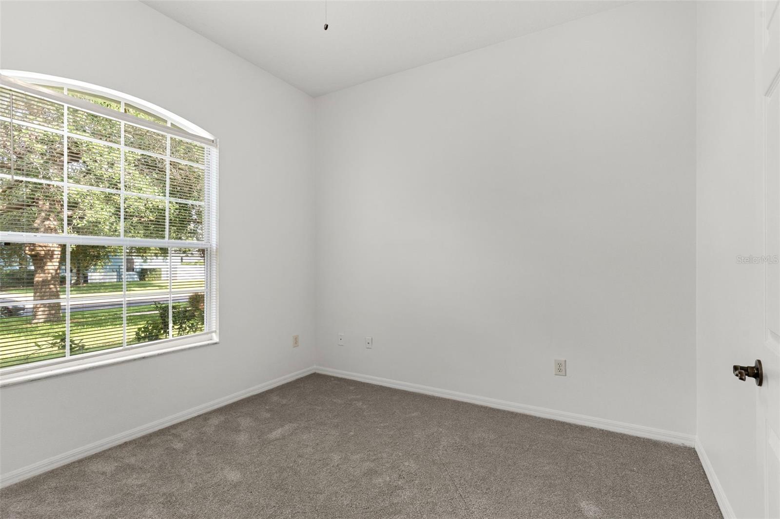 Listing photo id 21 for 4520 Barrister Drive