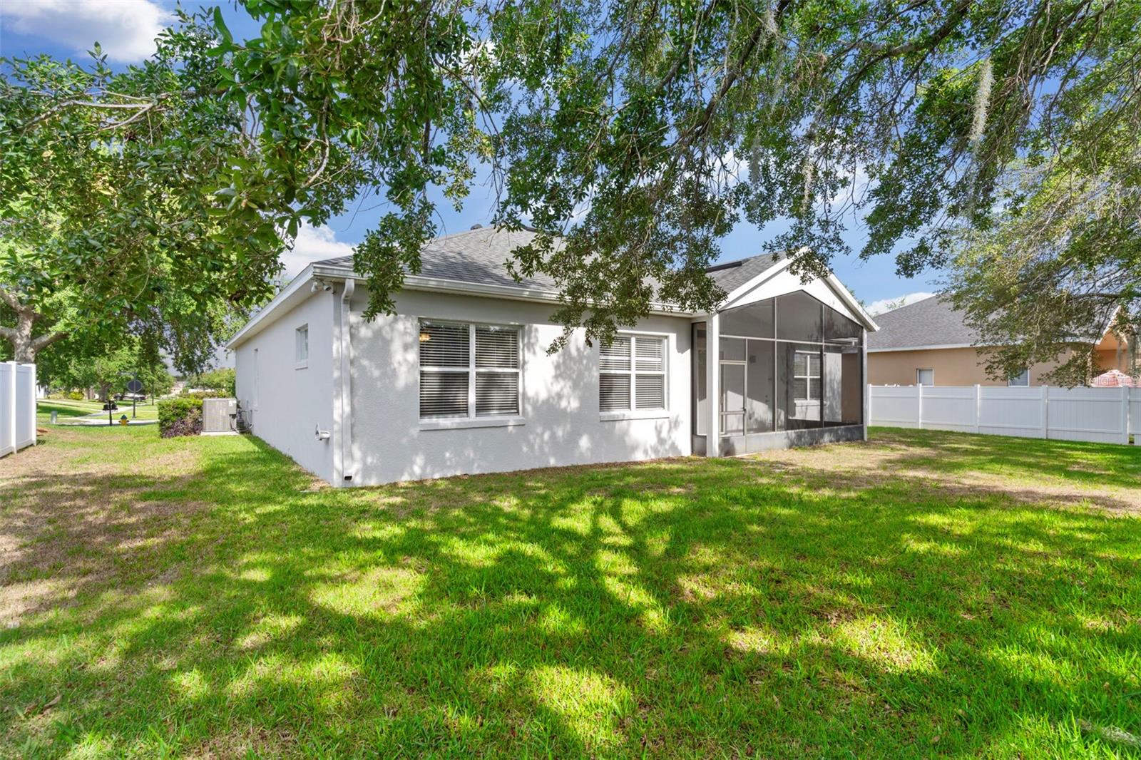 Listing photo id 2 for 4520 Barrister Drive