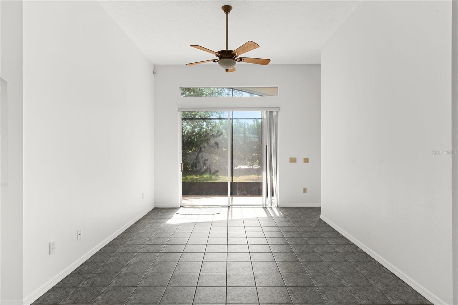 Listing photo id 6 for 4520 Barrister Drive