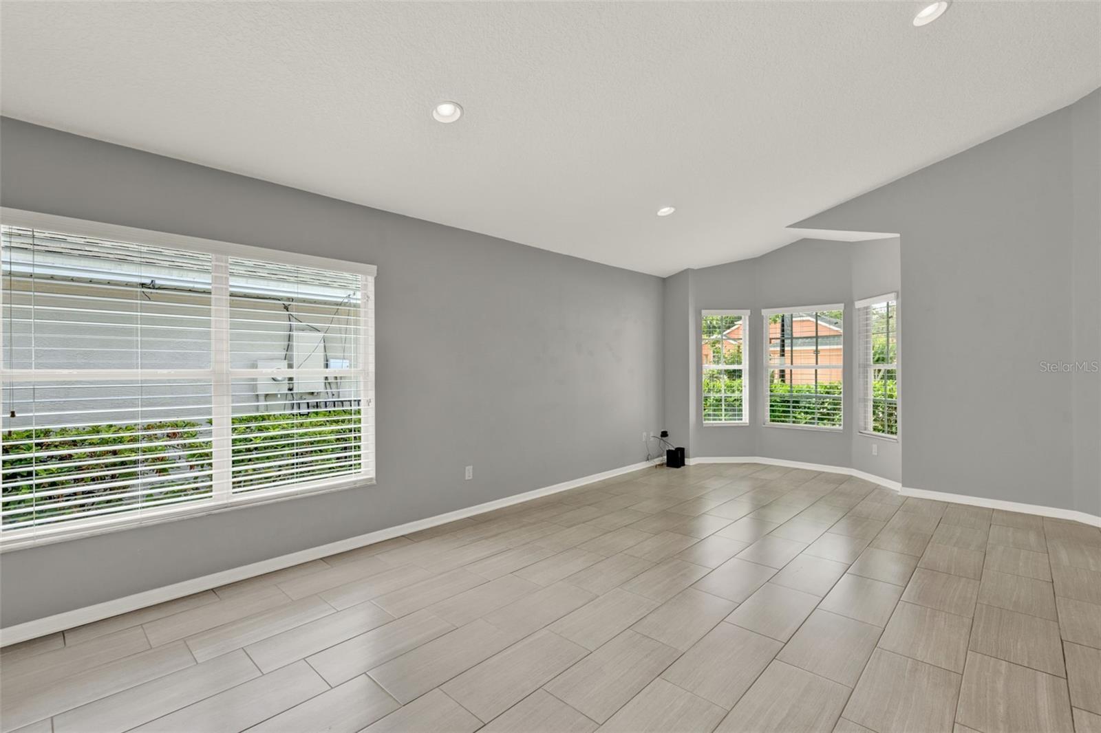 Image 22 of 41 For 2776 Joseph Circle