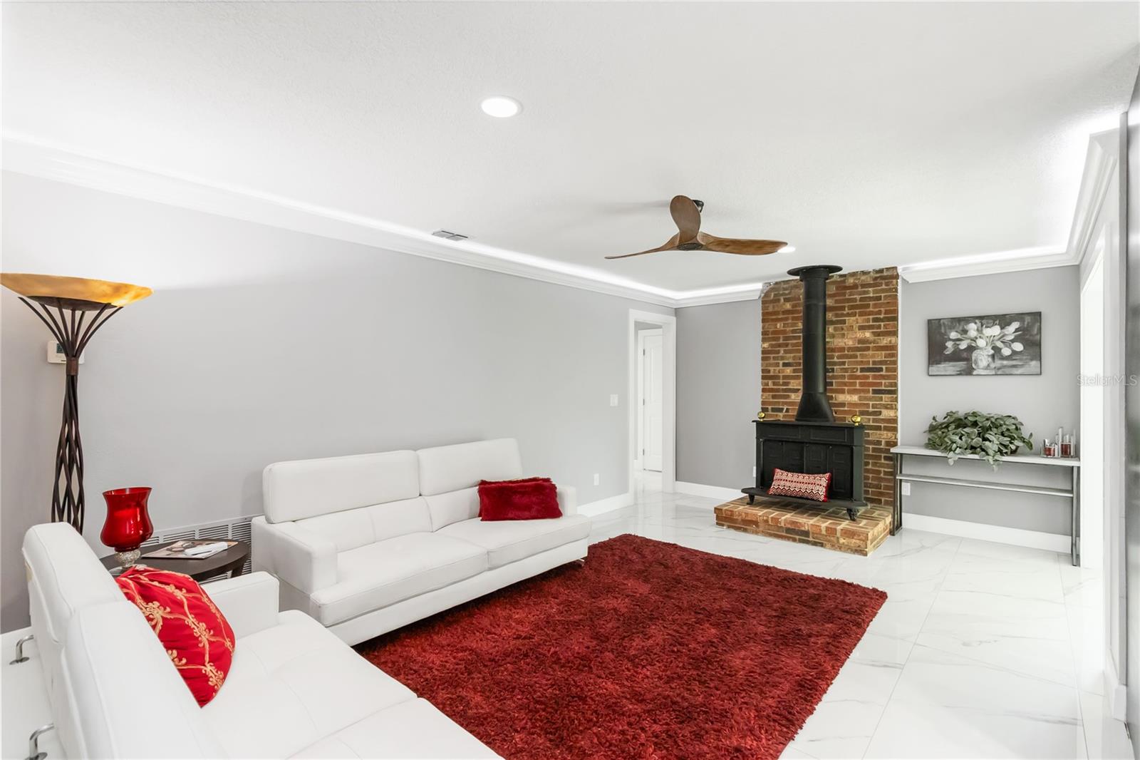 Image 22 of 45 For 226 Selkirk Way