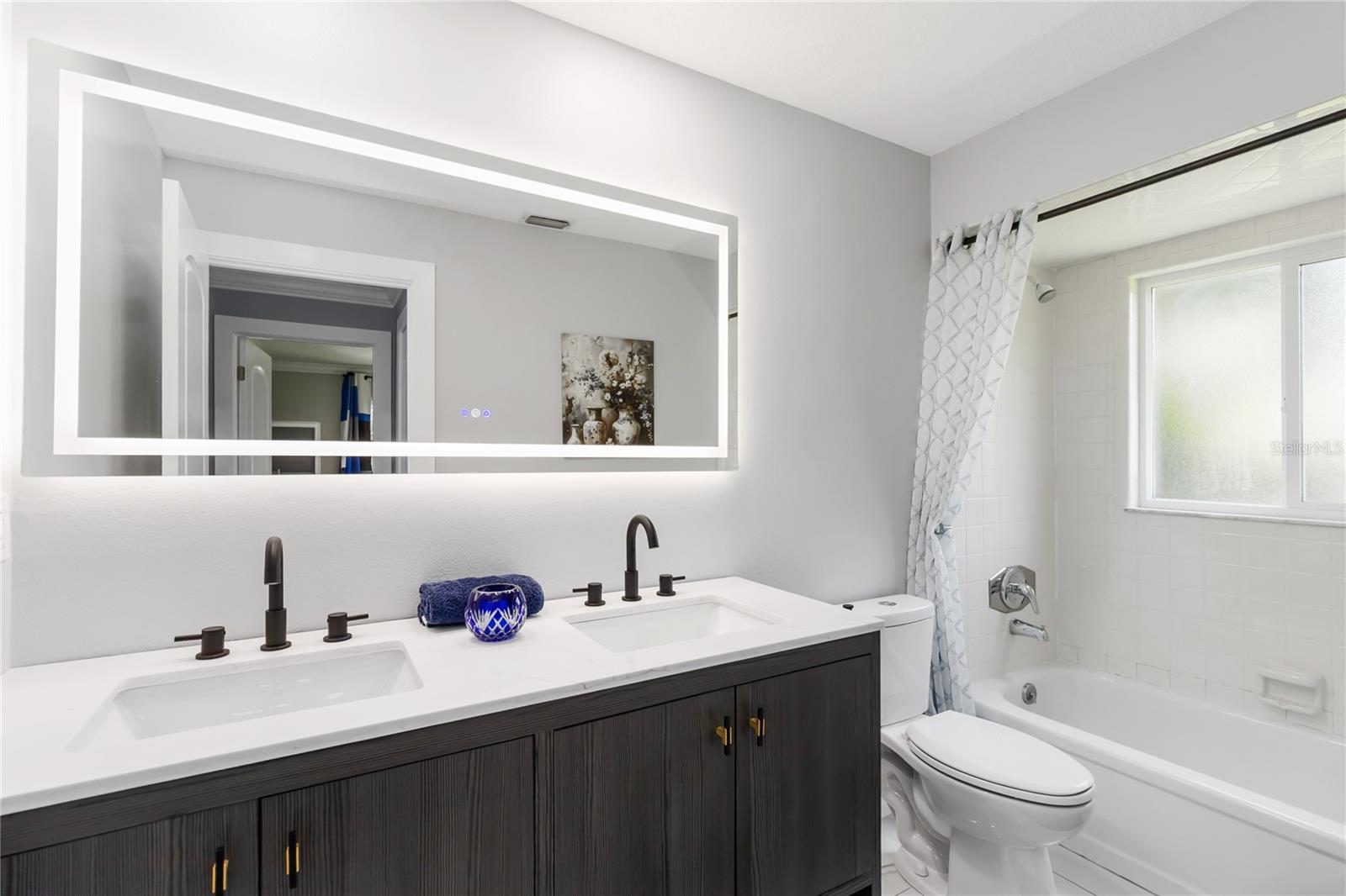 Image 37 of 45 For 226 Selkirk Way