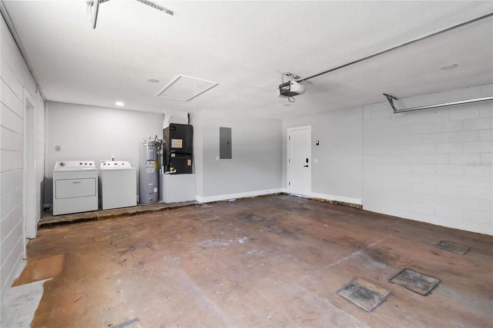 Image 43 of 45 For 226 Selkirk Way