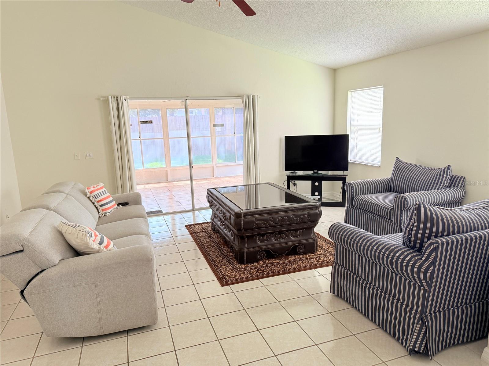 Image 4 of 7 For 12756 Maribou Circle