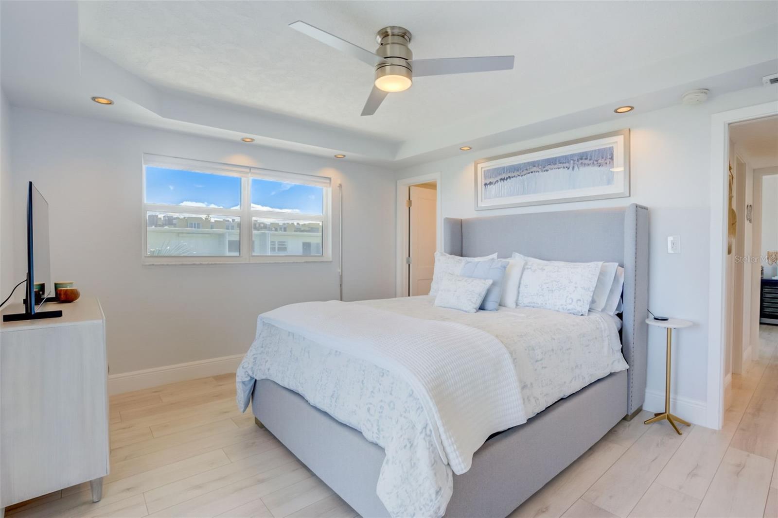 Image 22 of 38 For 4800 Ocean Beach Boulevard 312