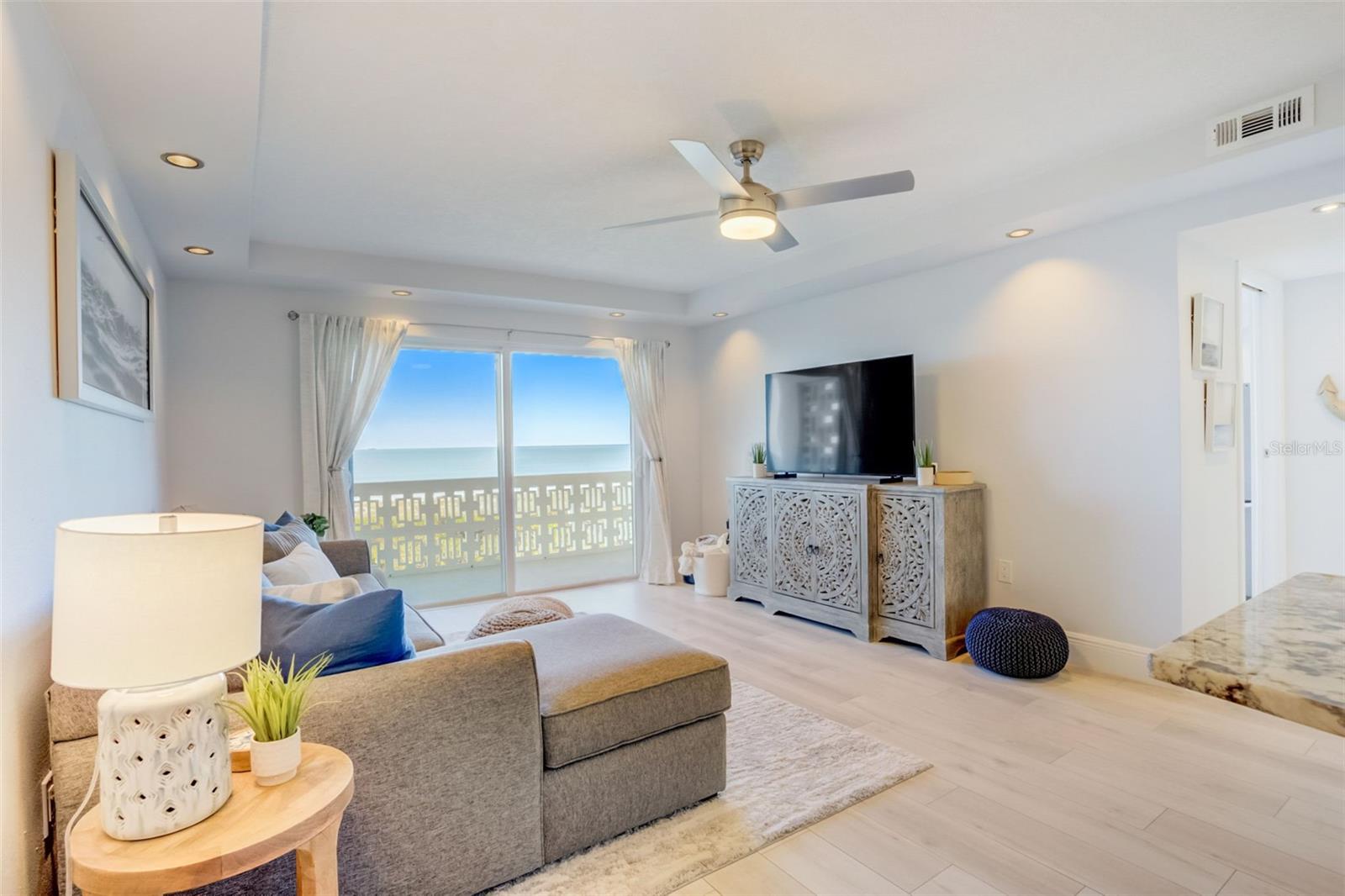 Image 8 of 38 For 4800 Ocean Beach Boulevard 312