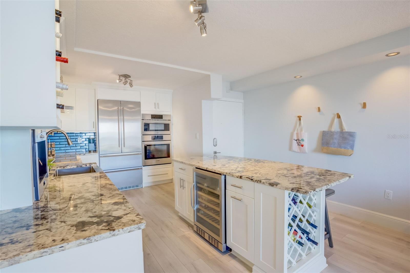 Image 9 of 38 For 4800 Ocean Beach Boulevard 312
