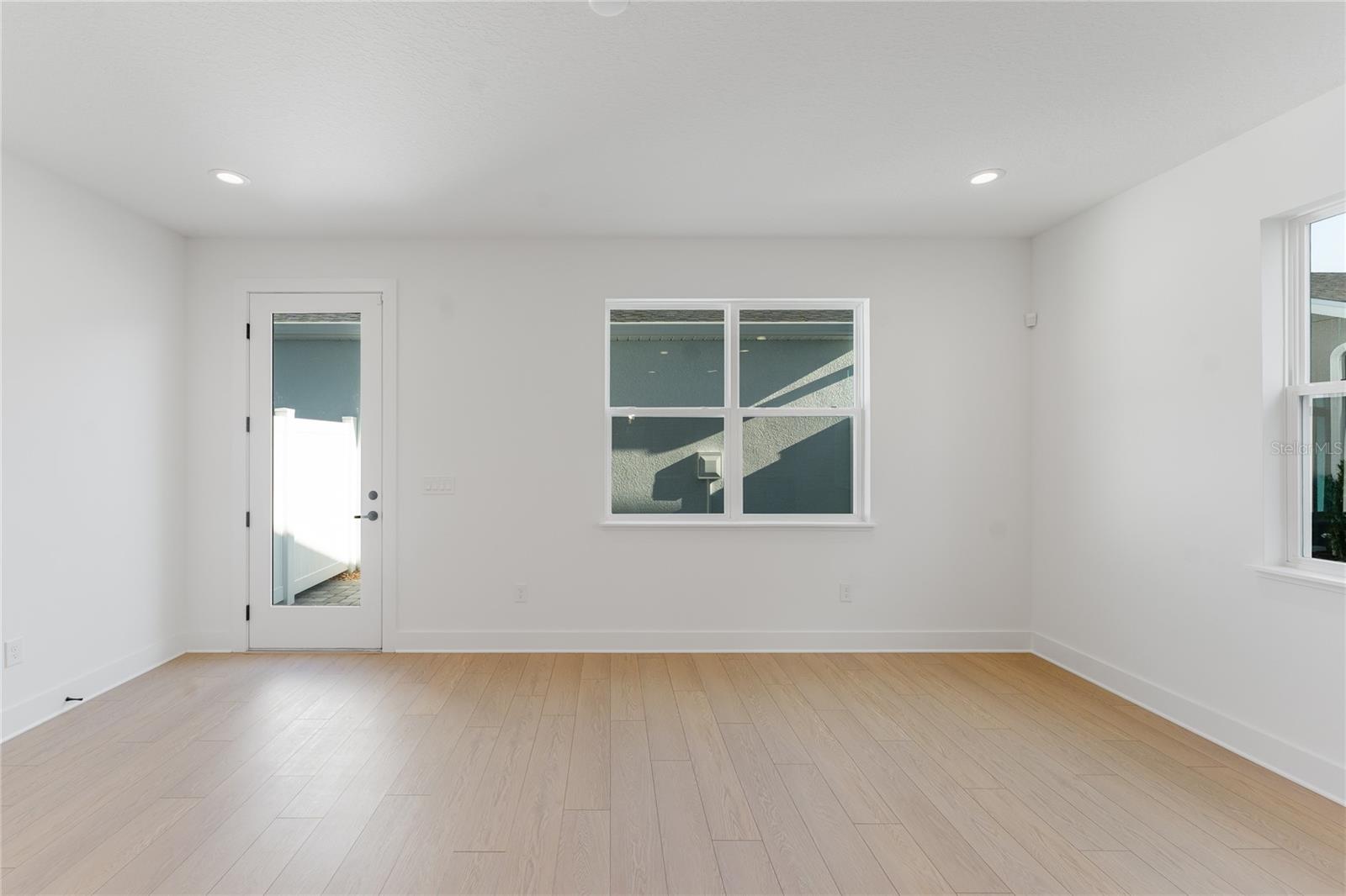 Image 21 of 47 For 1604 Crowncrest Drive