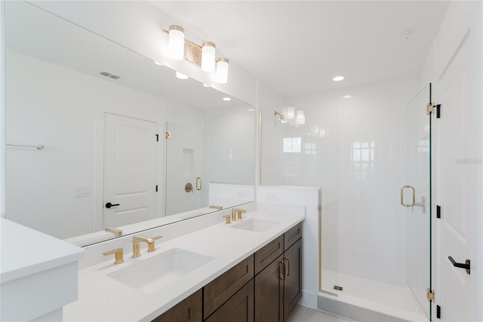 Image 32 of 47 For 1604 Crowncrest Drive