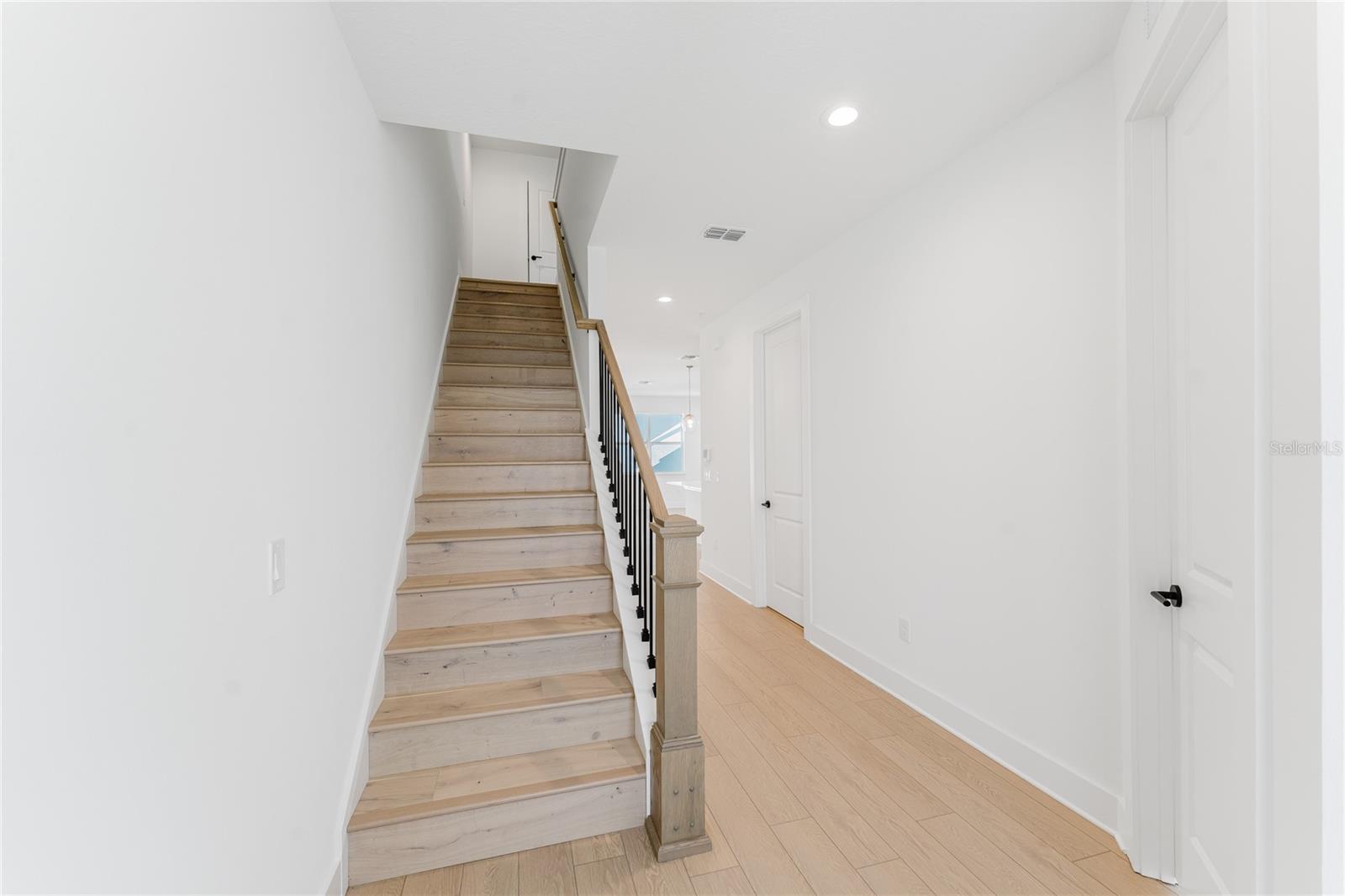 Image 5 of 47 For 1604 Crowncrest Drive