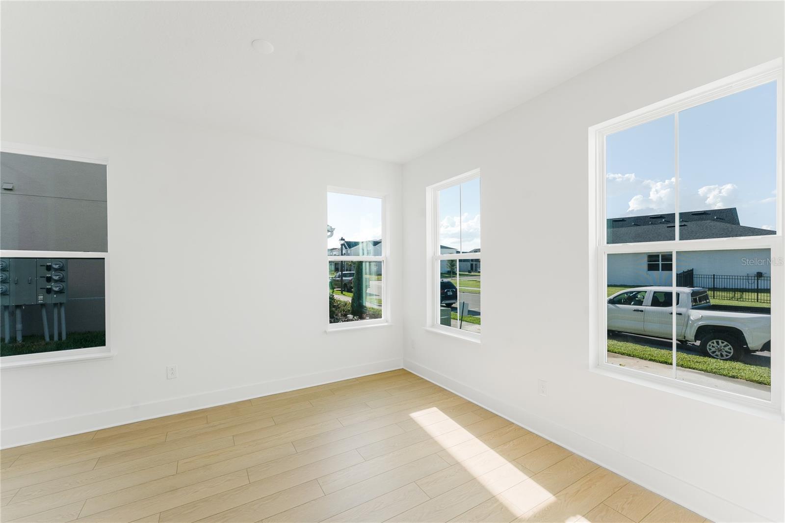 Image 7 of 47 For 1604 Crowncrest Drive