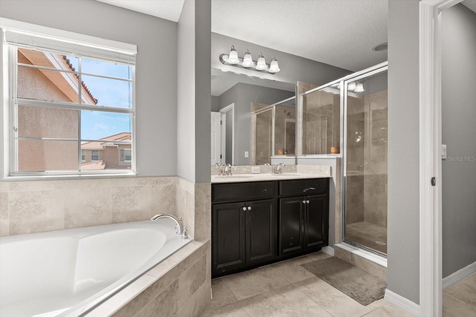 Image 25 of 35 For 299 Terracina Drive