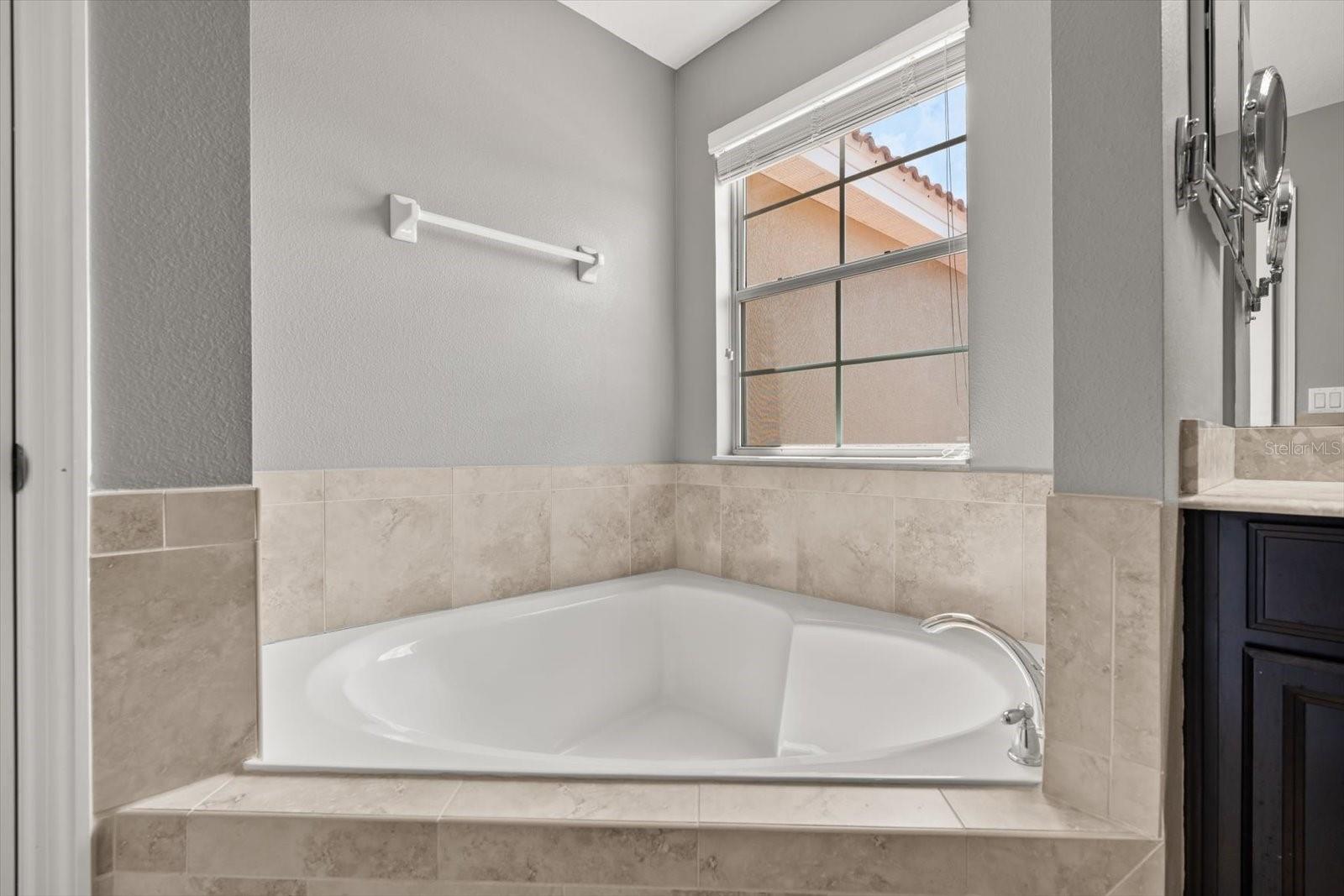 Image 27 of 35 For 299 Terracina Drive