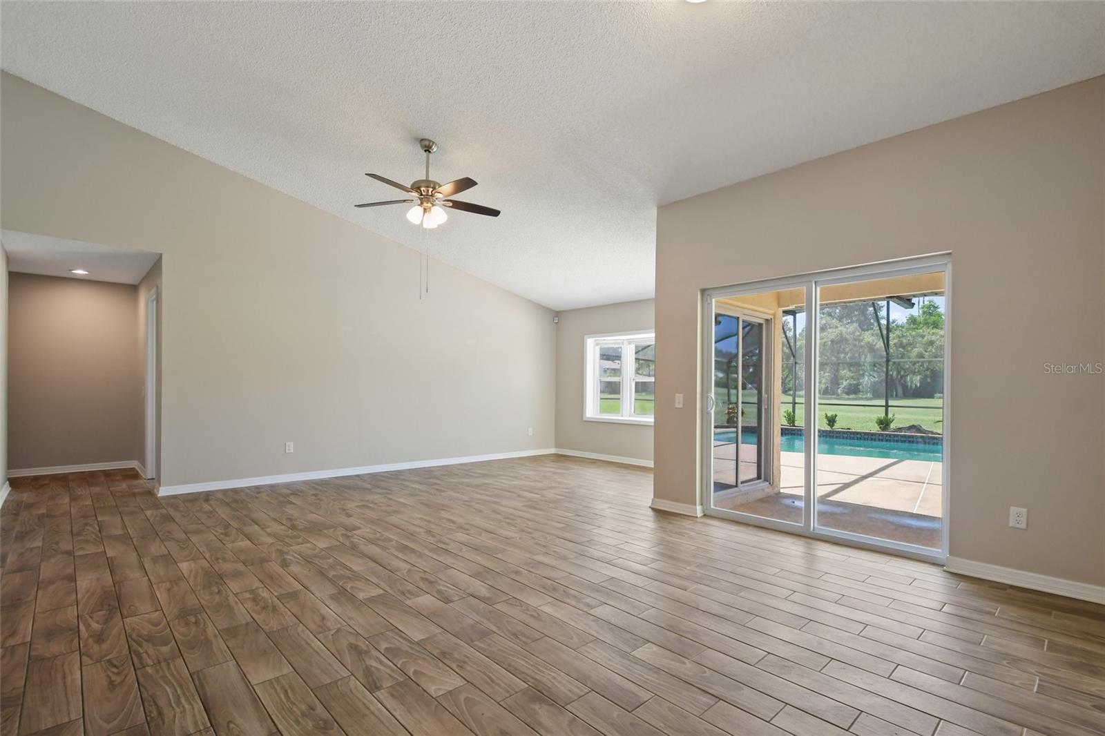 Image 18 of 56 For 7037 Edgeworth Drive