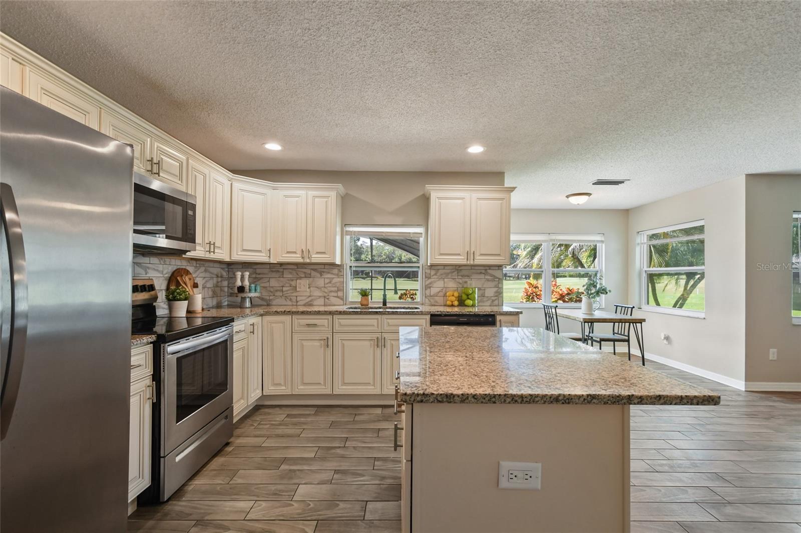 Image 20 of 56 For 7037 Edgeworth Drive