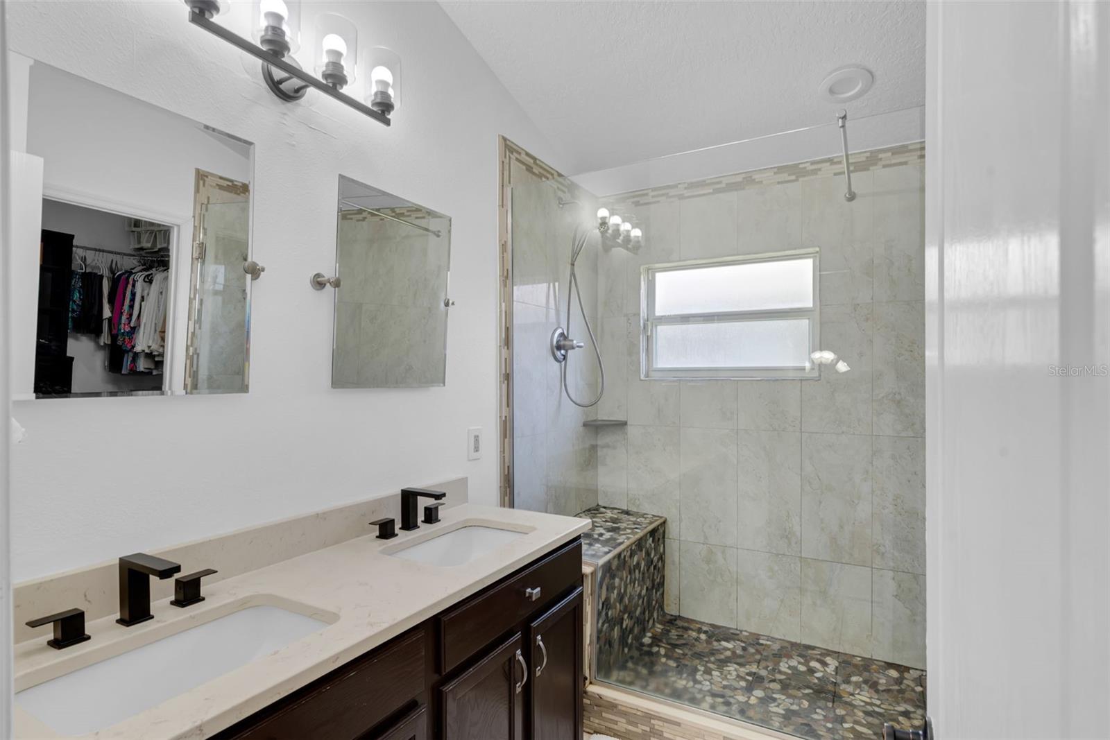Image 17 of 36 For 2520 Oakington Street