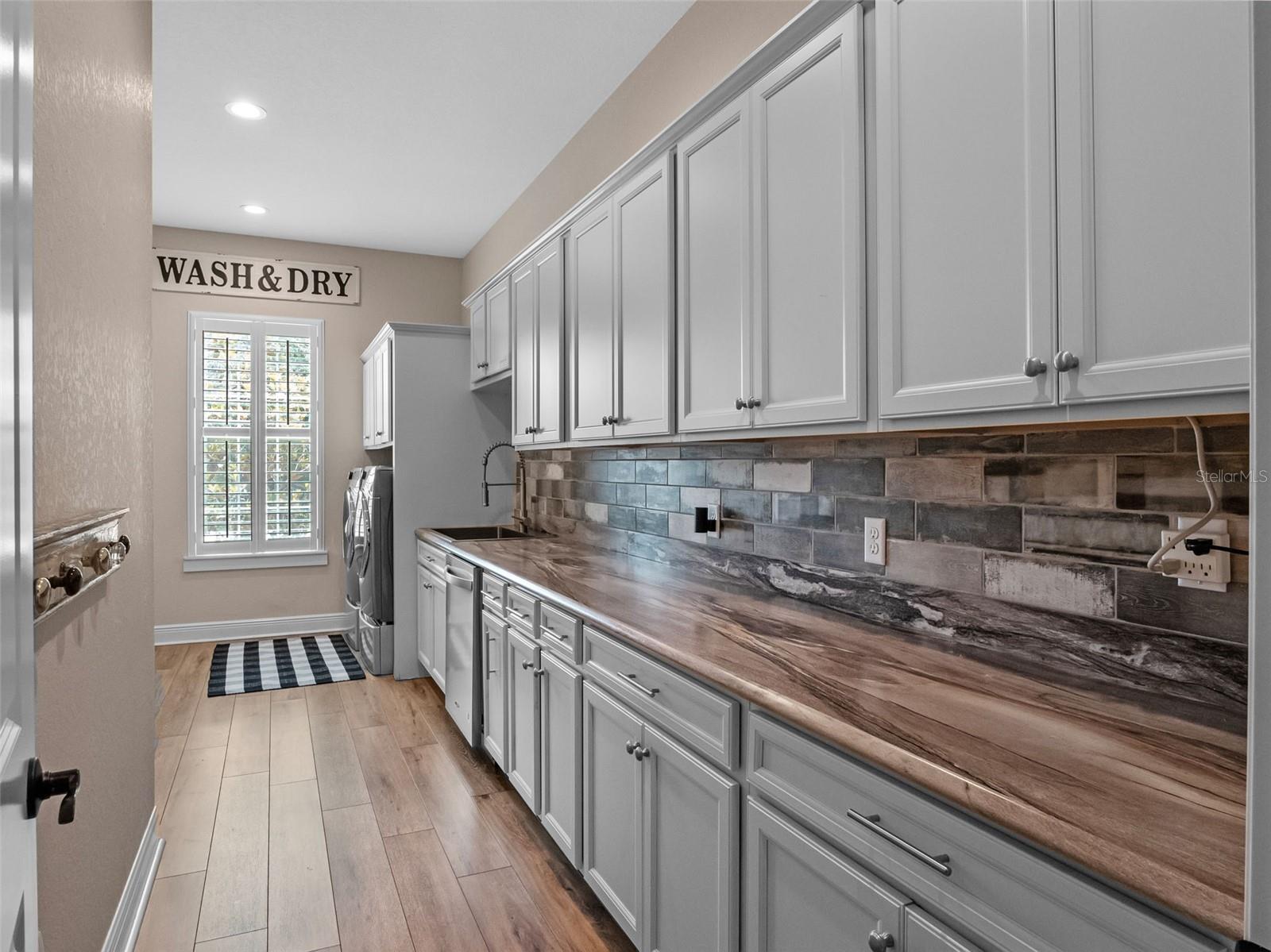 Image 42 of 79 For 20199 Sweetwood Lane