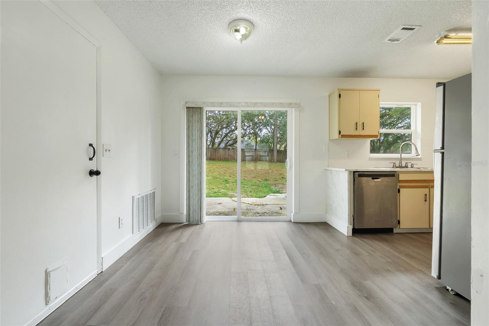 Image 7 of 15 For 3357 Shalimar Circle