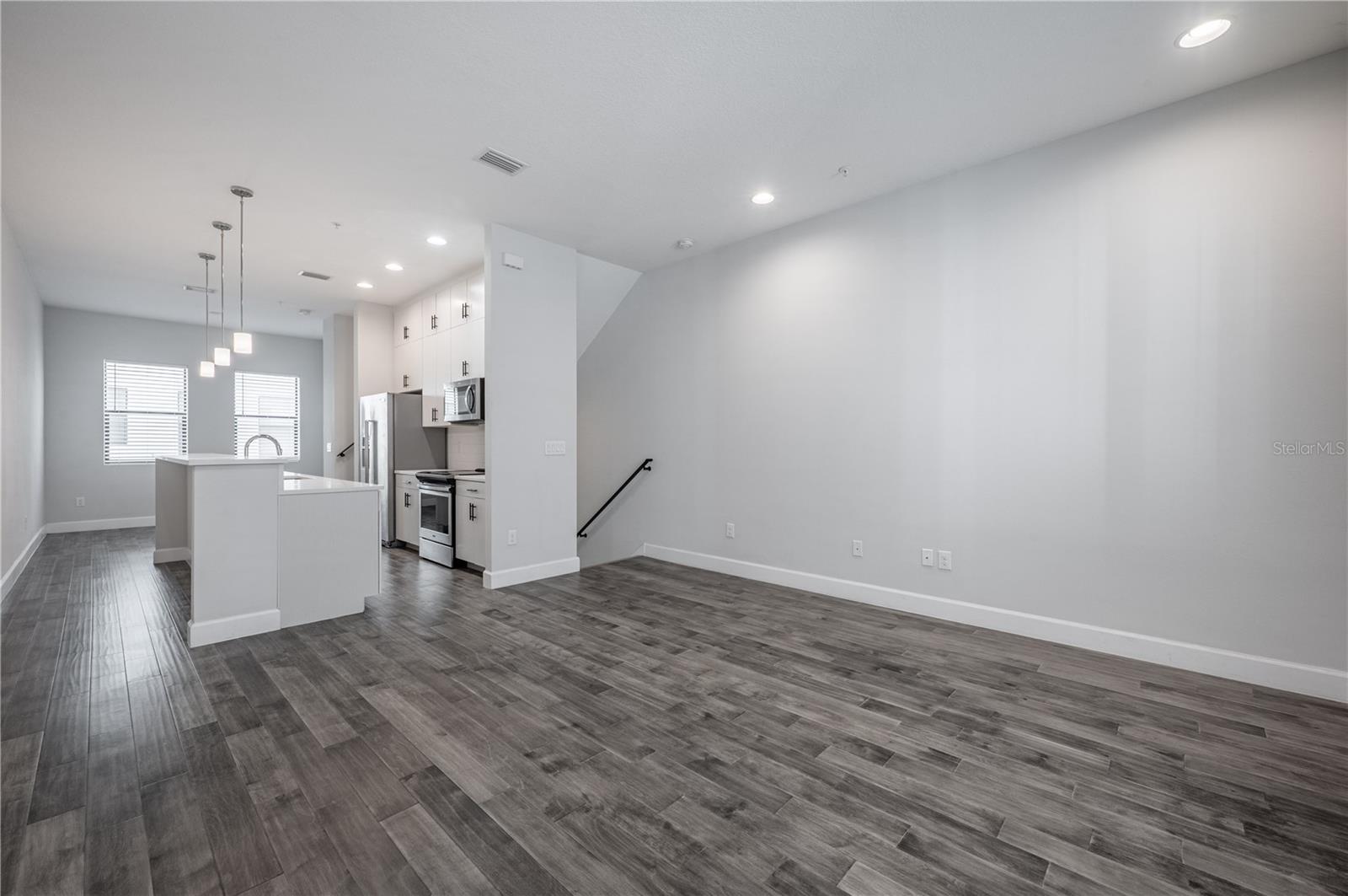 Image 15 of 48 For 1332 Gray Street 6