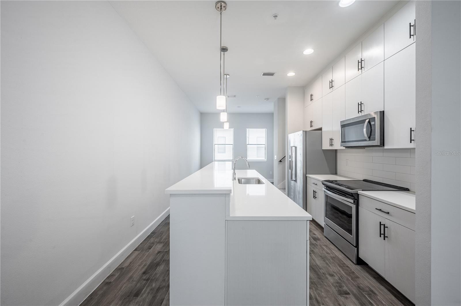 Image 17 of 48 For 1332 Gray Street 6
