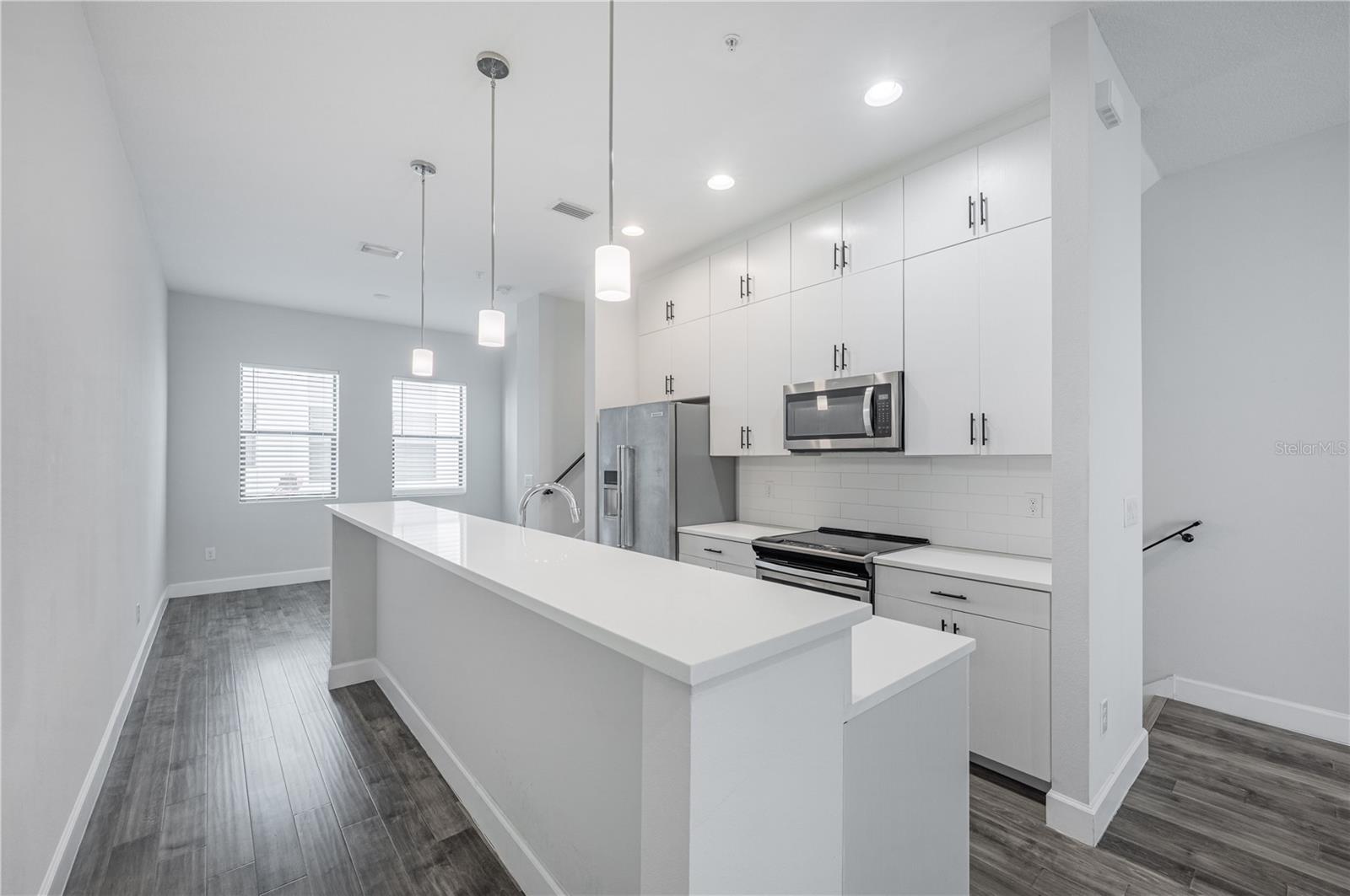 Image 18 of 48 For 1332 Gray Street 6