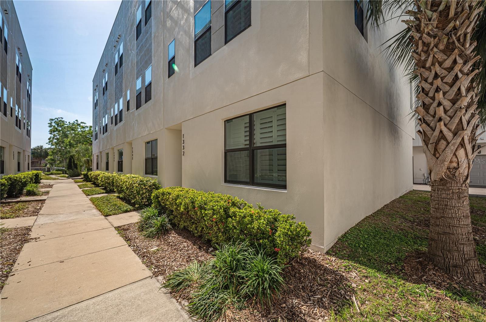 Image 2 of 48 For 1332 Gray Street 6