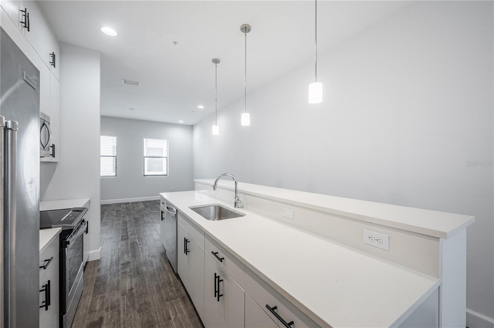 Image 22 of 48 For 1332 Gray Street 6