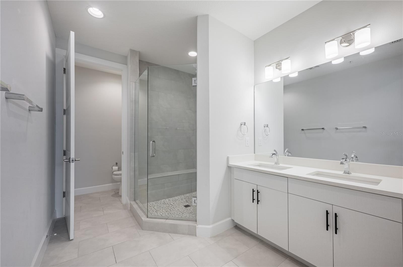 Image 33 of 48 For 1332 Gray Street 6