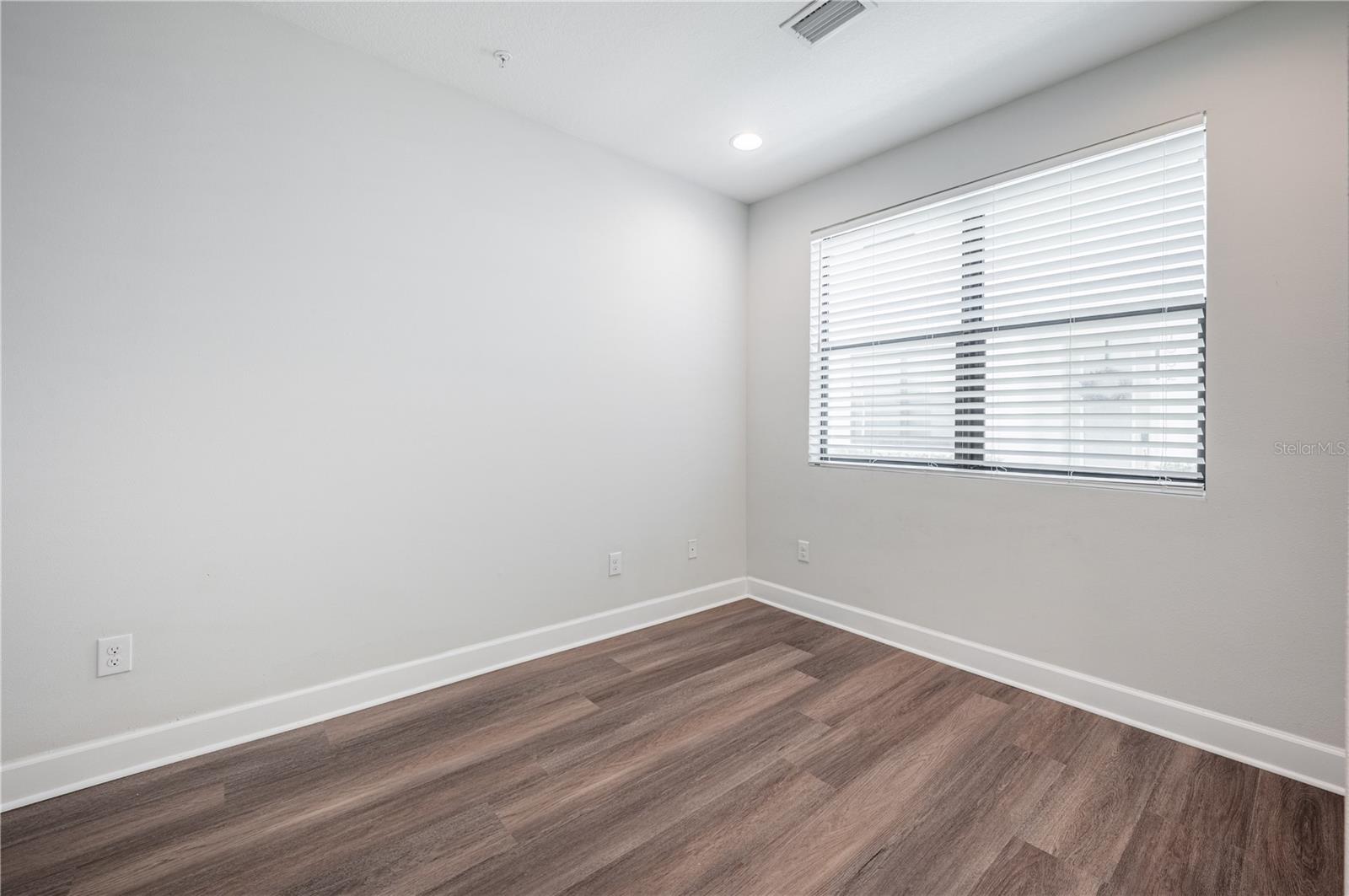 Image 5 of 48 For 1332 Gray Street 6