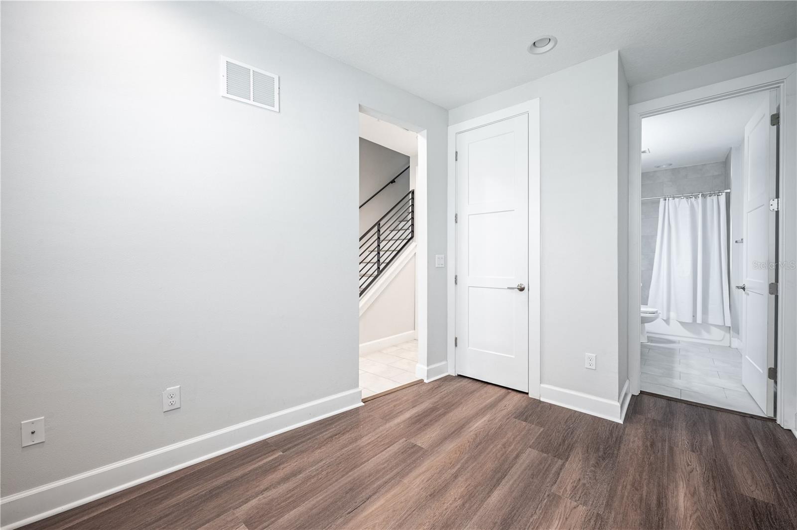 Image 7 of 48 For 1332 Gray Street 6