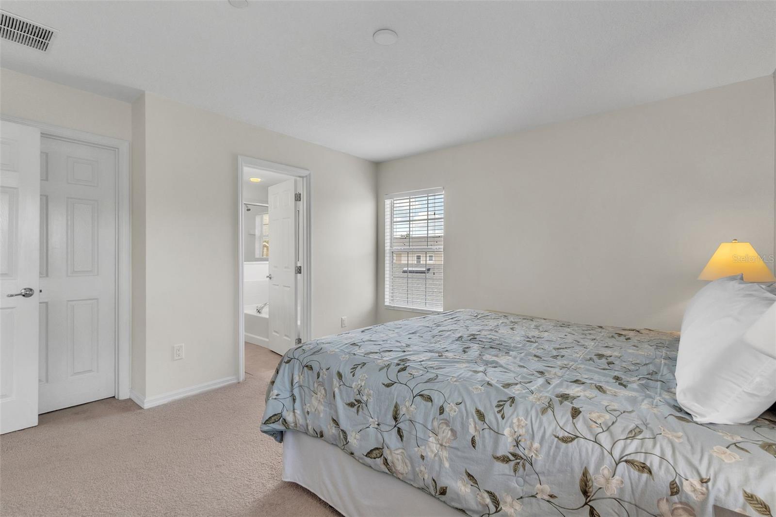 Image 16 of 42 For 9189 Camden Gardens Street