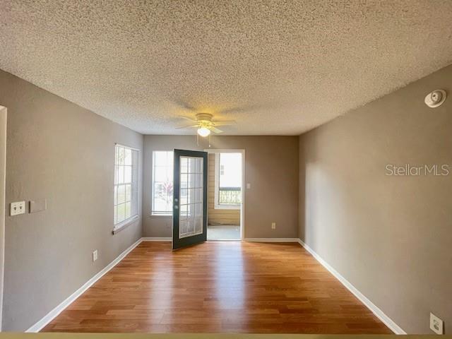 Image 4 of 25 For 4350 Perkinshire Lane 101