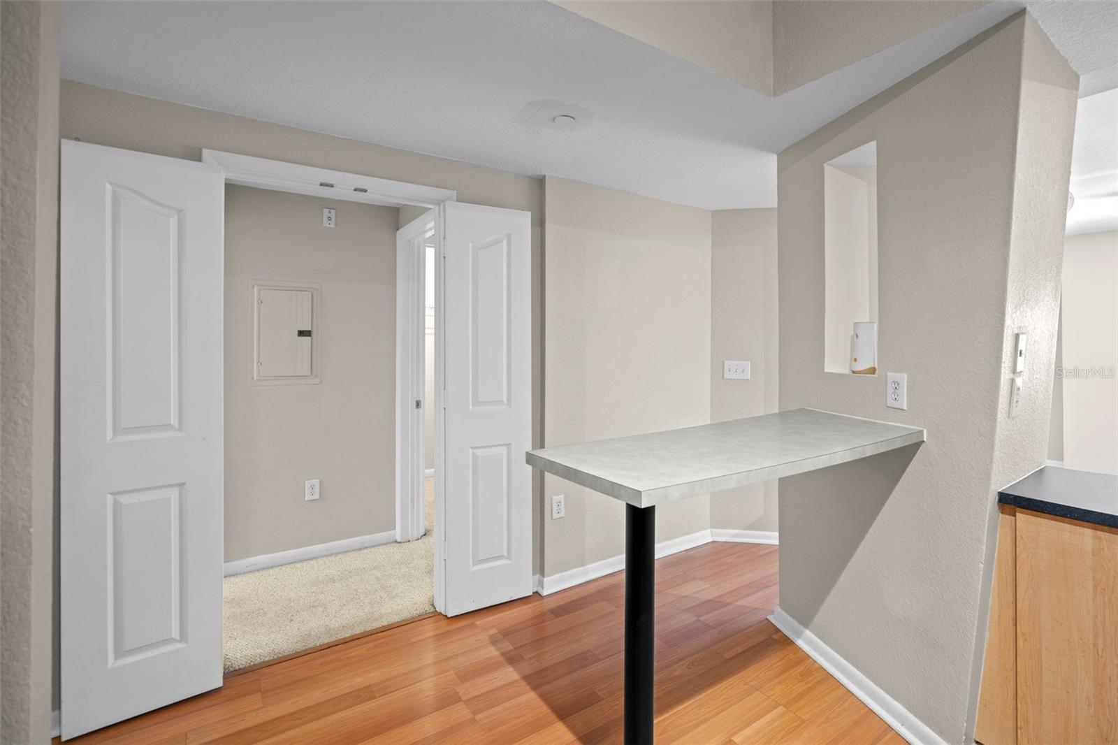 Image 14 of 27 For 2411 Horatio Street 537