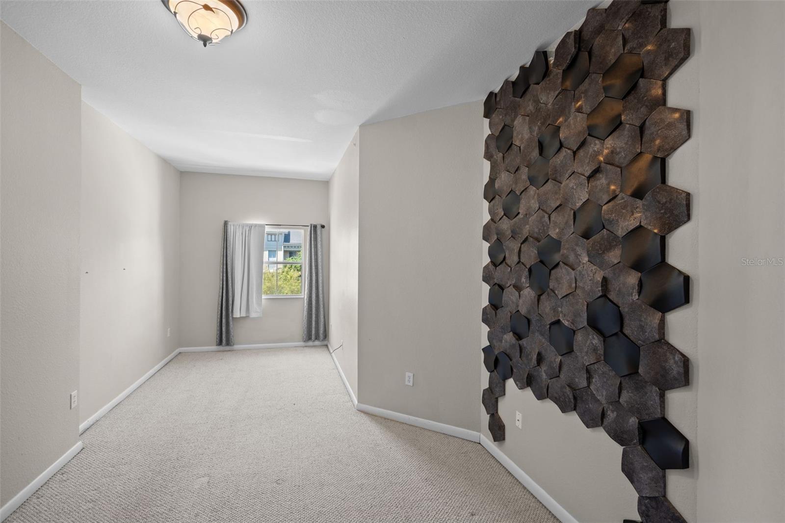 Image 19 of 27 For 2411 Horatio Street 537