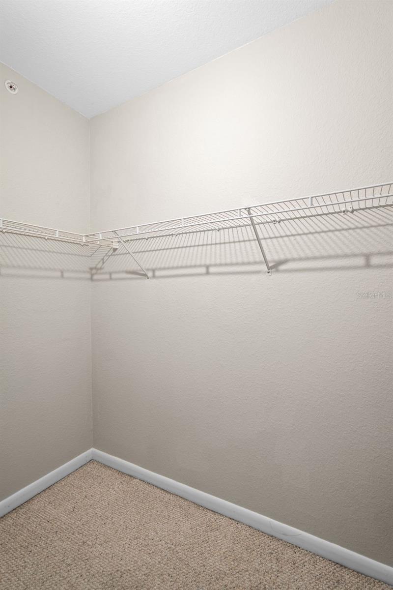 Image 21 of 27 For 2411 Horatio Street 537