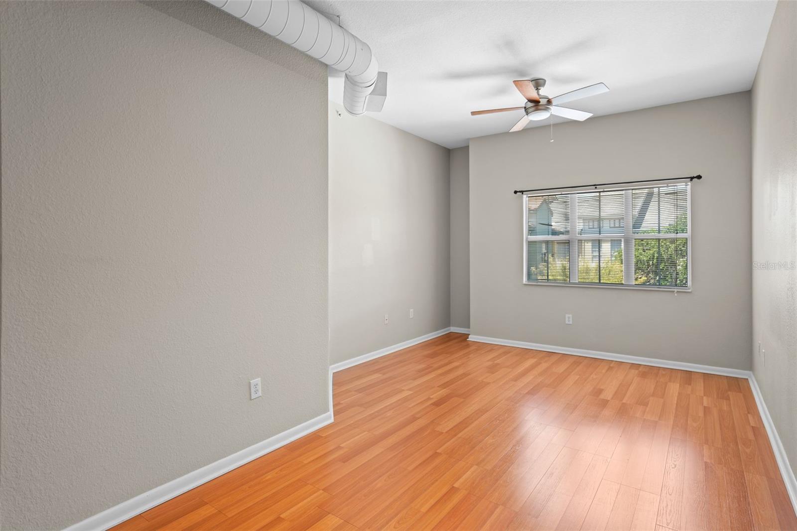 Image 6 of 27 For 2411 Horatio Street 537