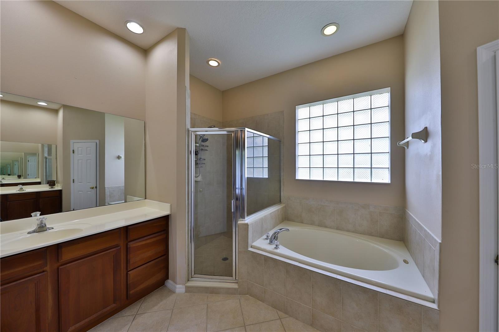 Image 10 of 24 For 5154 Majestic Woods Place