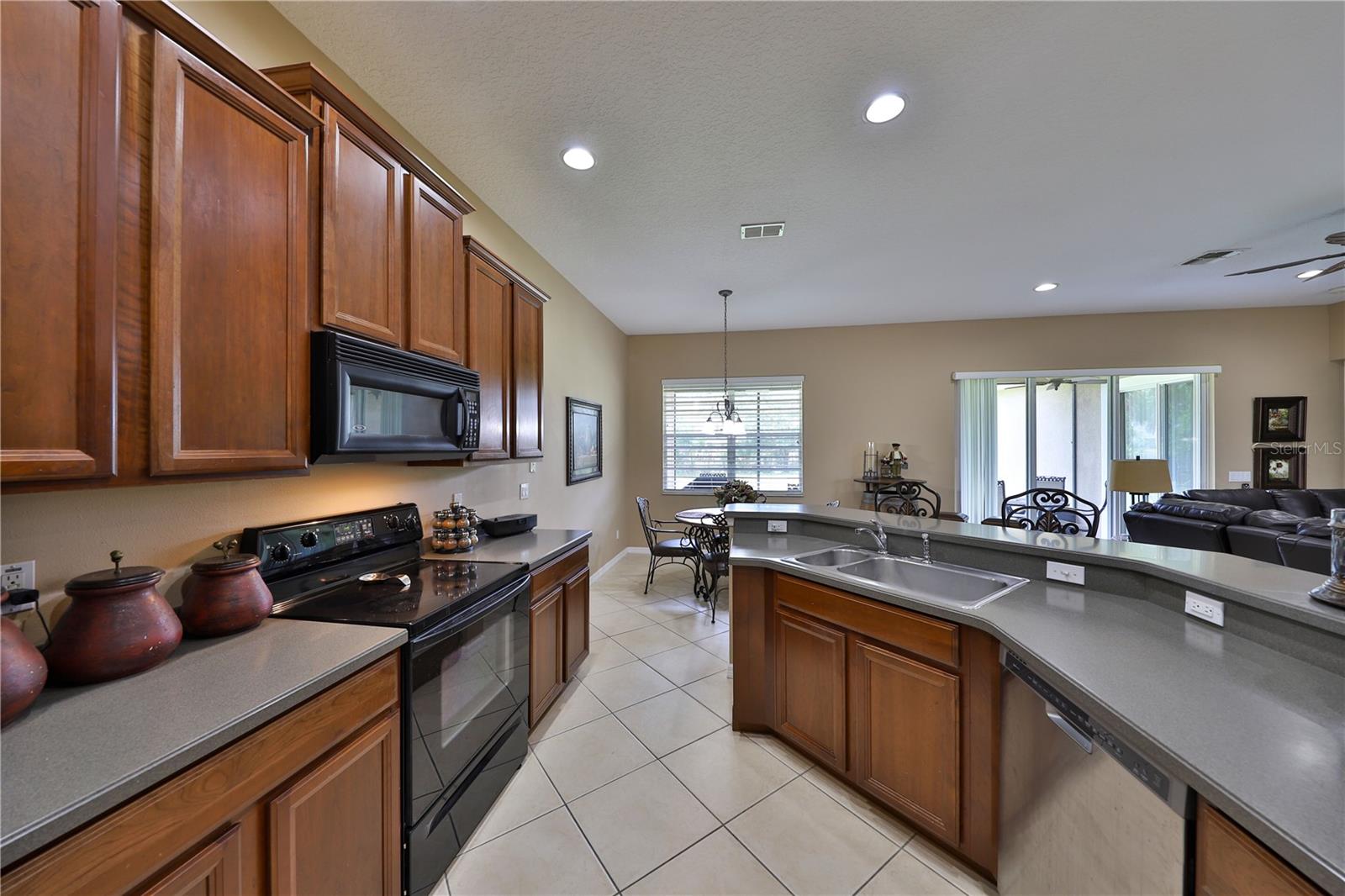 Image 6 of 24 For 5154 Majestic Woods Place
