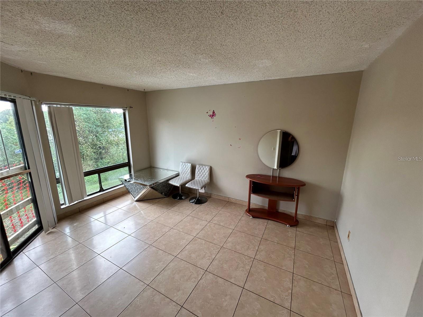 Image 4 of 5 For 4358 Aqua Vista Drive G
