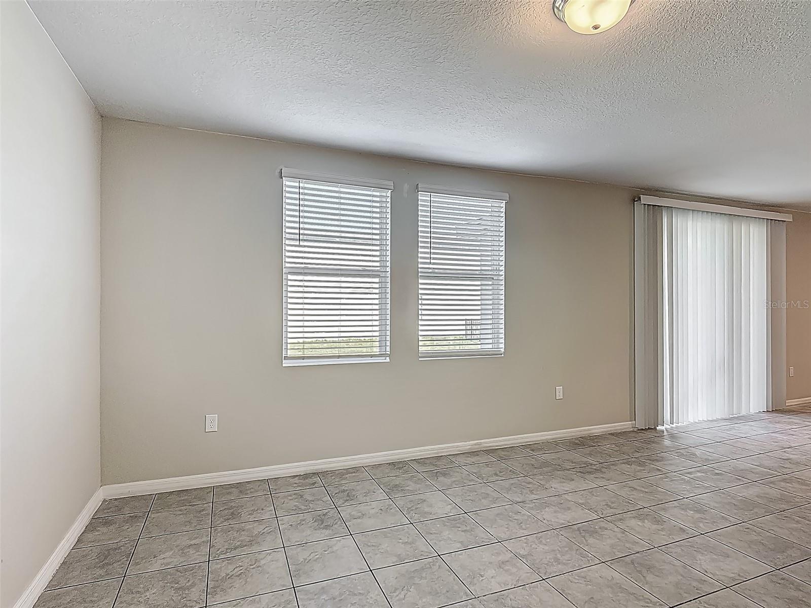 Image 8 of 29 For 596 Sun Warbler Way