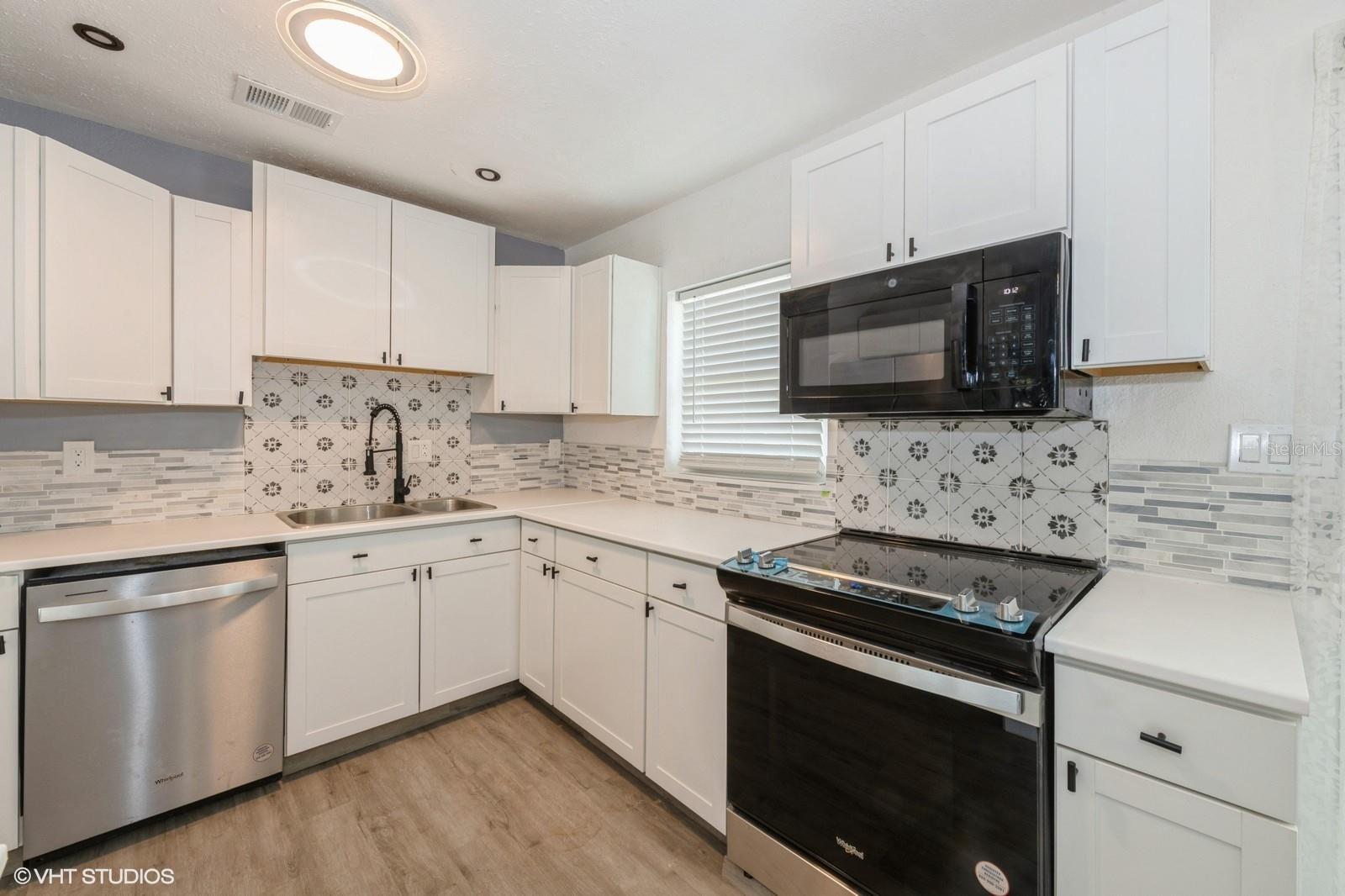 Image 10 of 32 For 4816 Crow Street