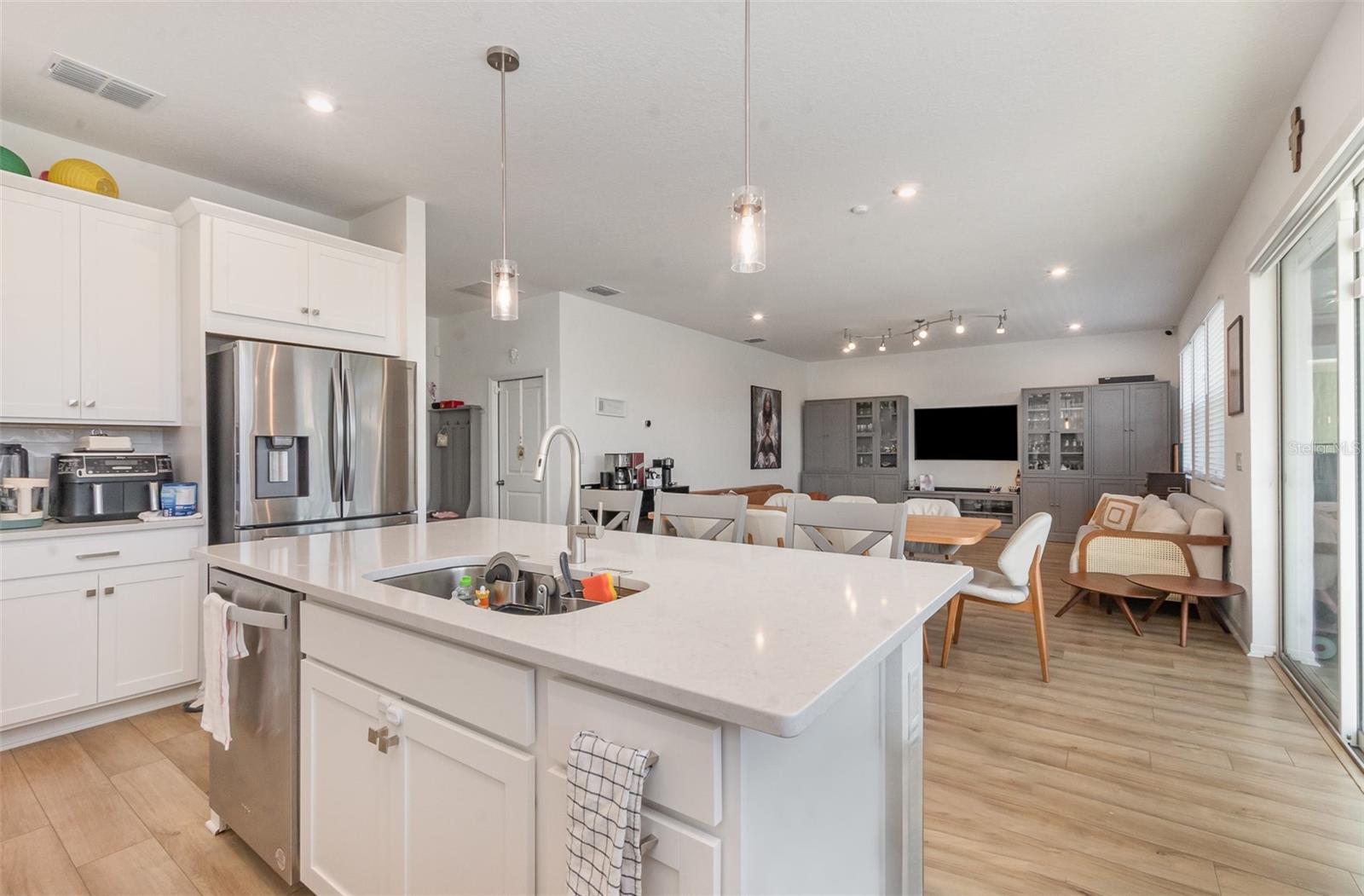 Image 12 of 37 For 9027 Coral Cape Street