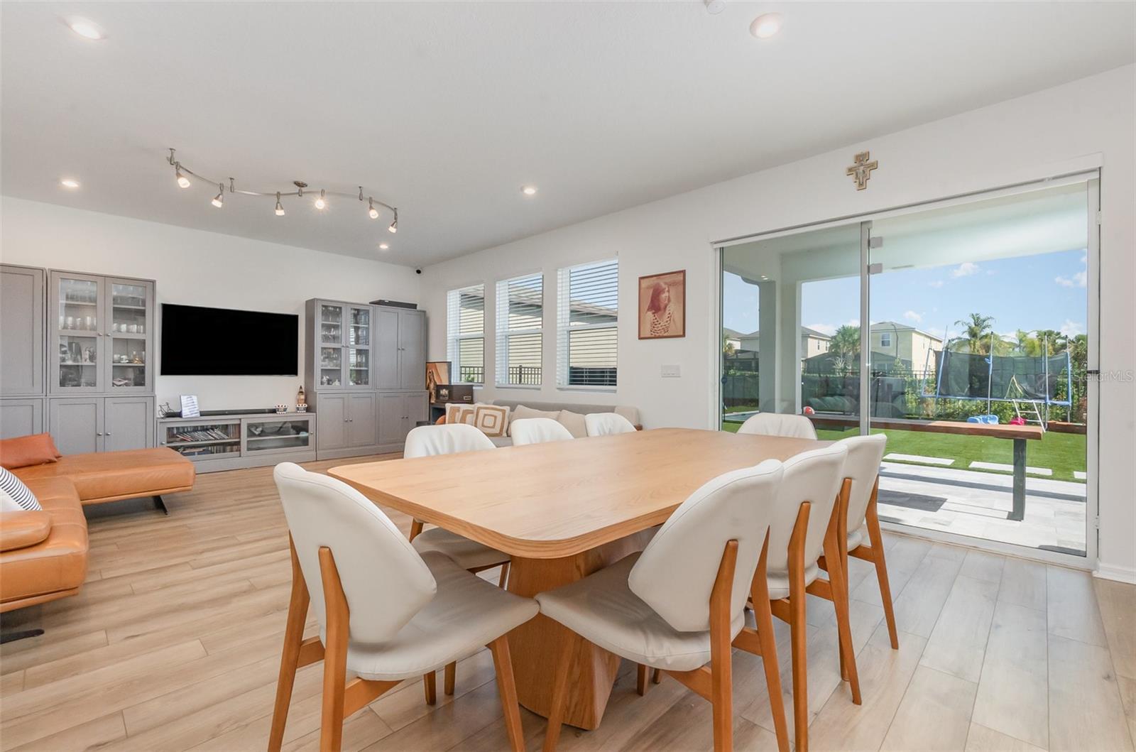 Image 13 of 37 For 9027 Coral Cape Street