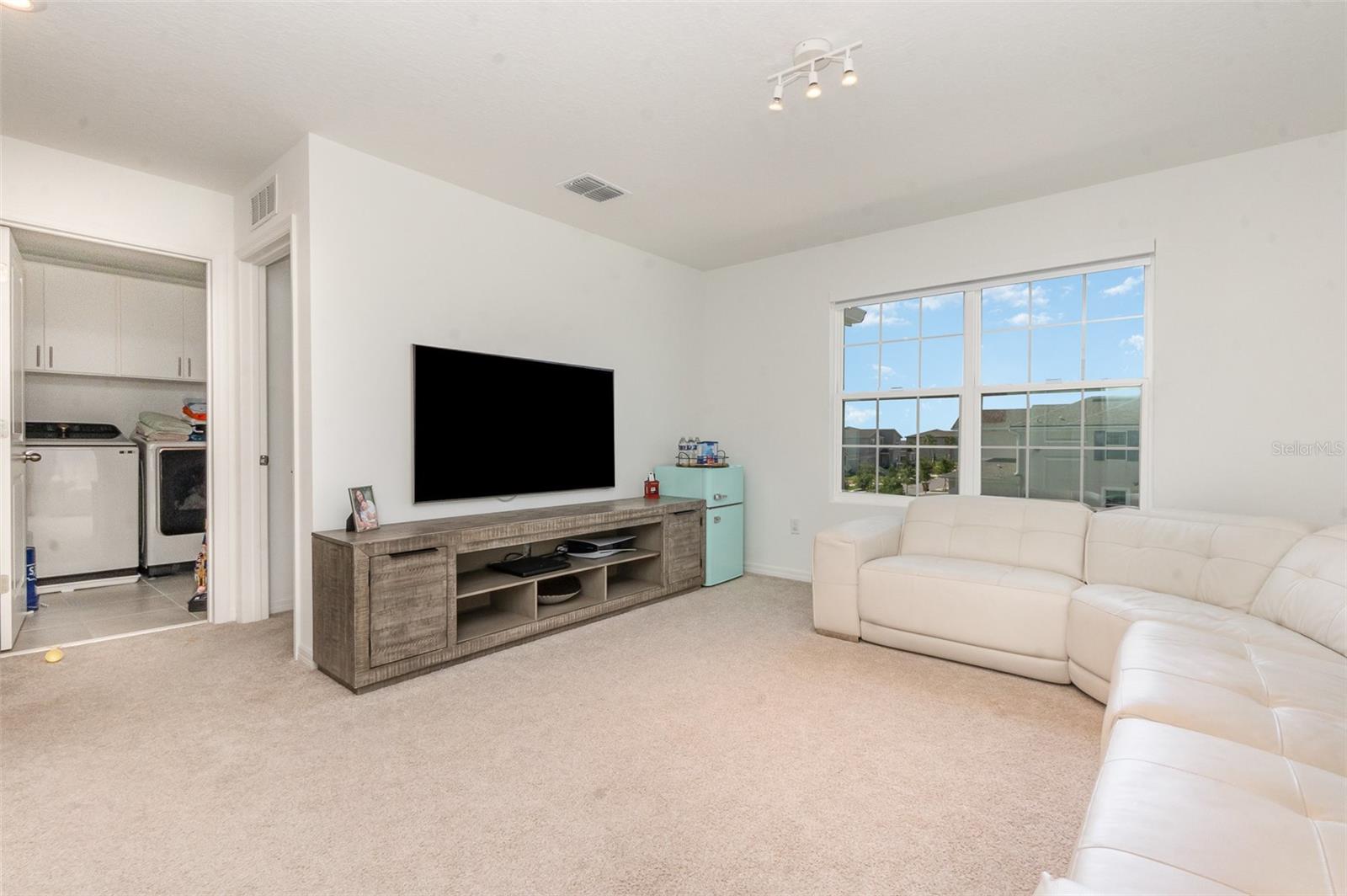 Image 19 of 37 For 9027 Coral Cape Street