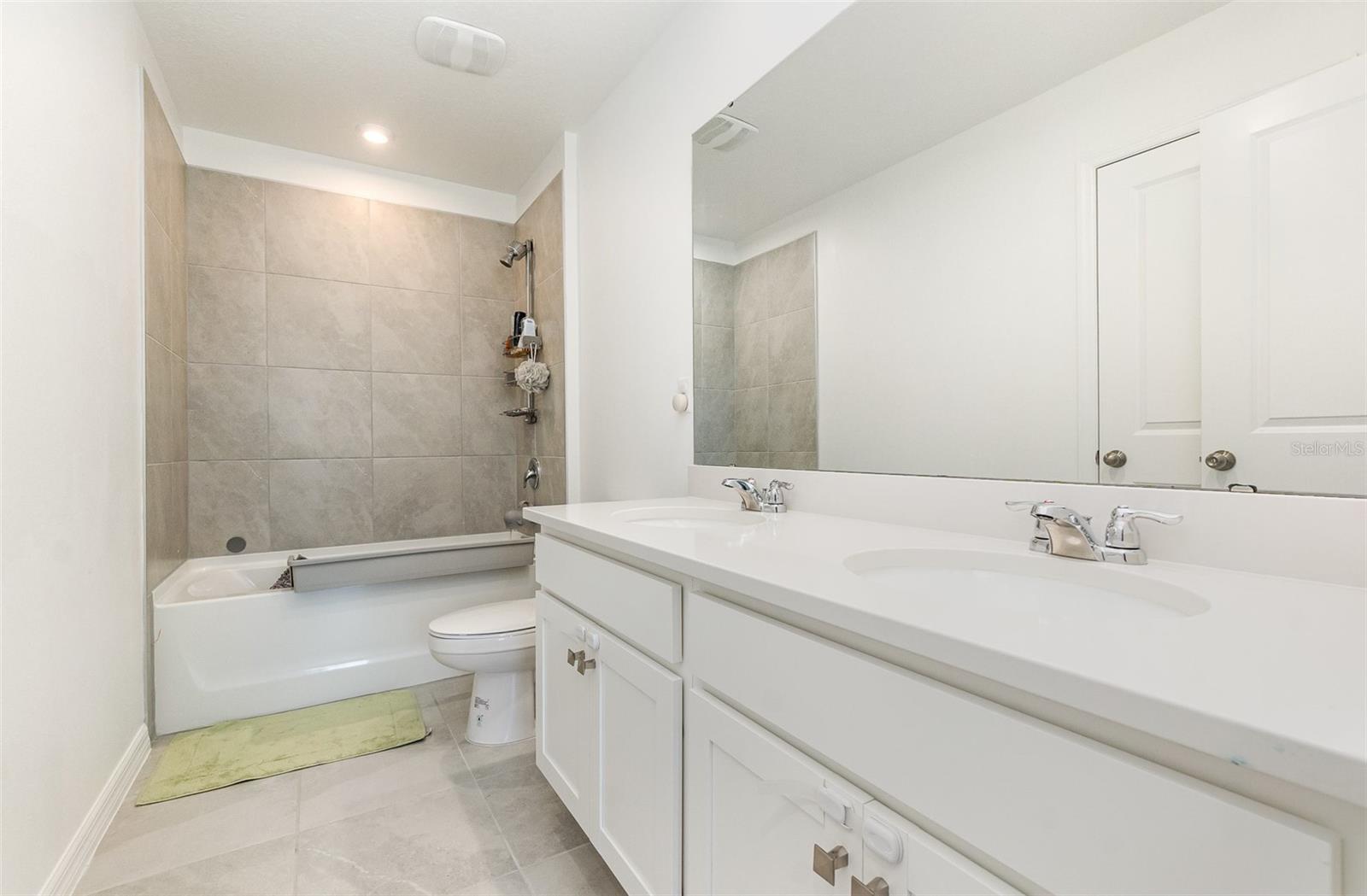 Image 28 of 37 For 9027 Coral Cape Street