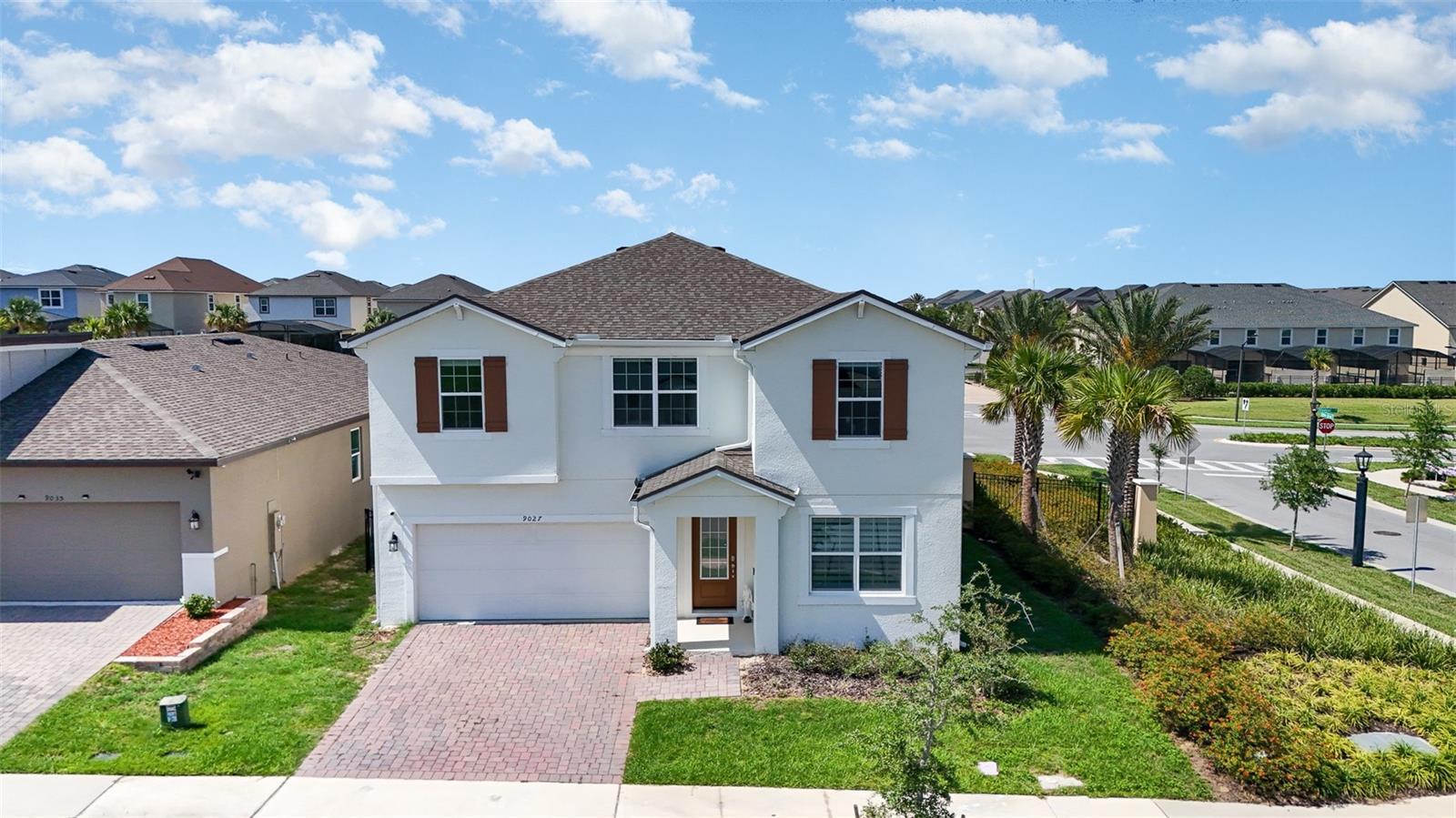 Image 3 of 37 For 9027 Coral Cape Street