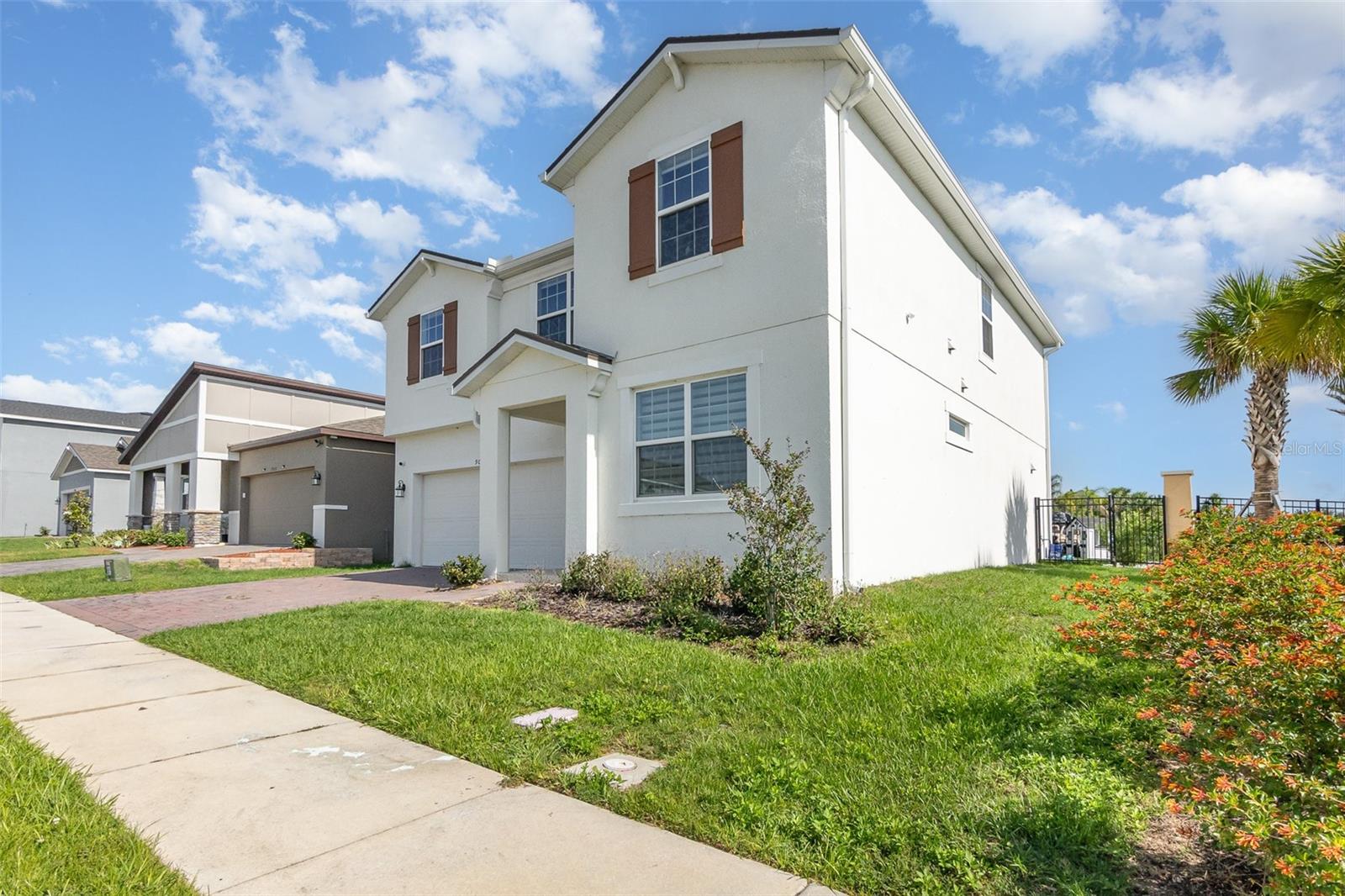 Image 5 of 37 For 9027 Coral Cape Street